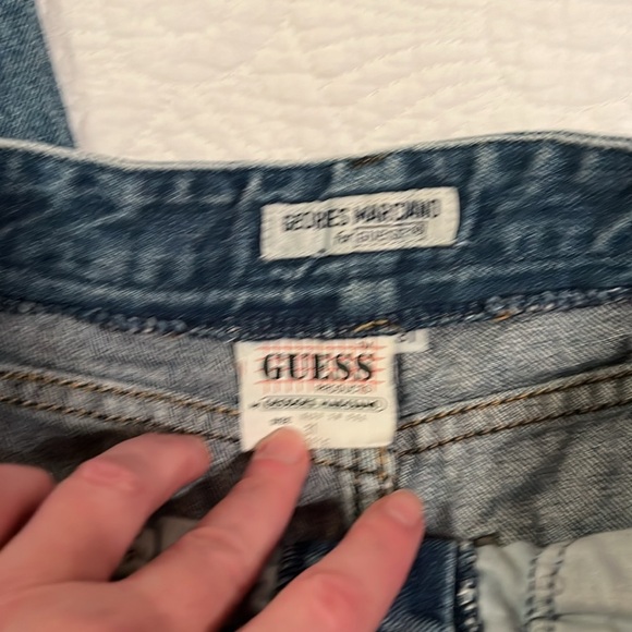 Vintage Guess Jeans in Excellent condition!! Medium denim wash - Picture 4 of 5